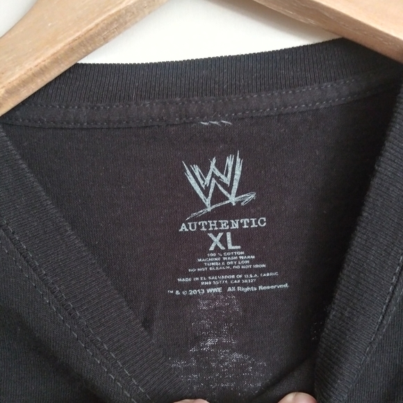 Official WWE Authentic The Shield "Hounds of Justi - Picture 5 of 6